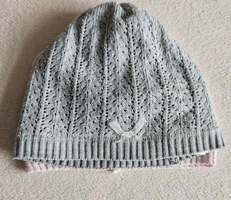 Dvě dívčí jarní/podzimní čepičky, vel.52 (98/128), 52