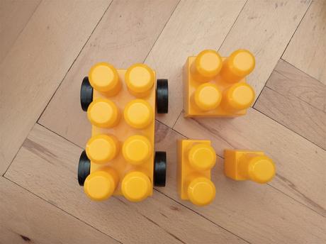 Plastové kostky - stavebnice,