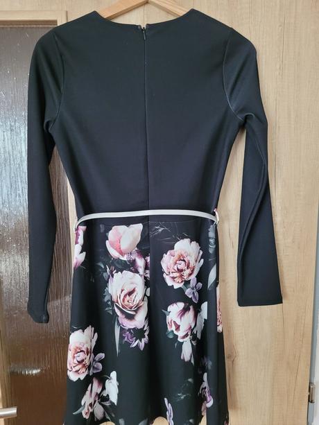 Dívčí společenské šaty, 158