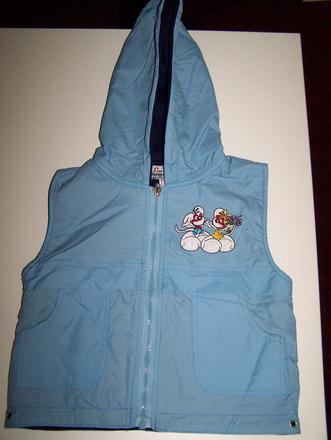 Vesta s kapucí, 98