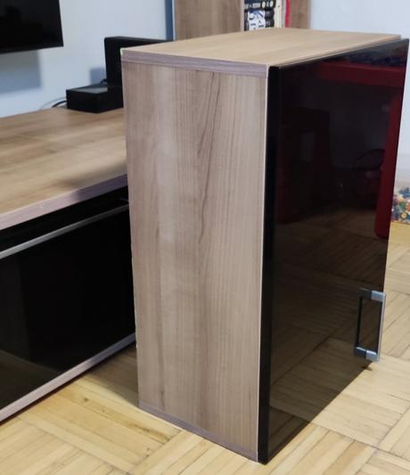 Prodám 2 skříňky rioart morgana / černý lesk,