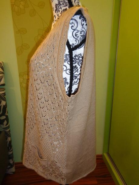 Krásná béžová přírodní vesta, 44