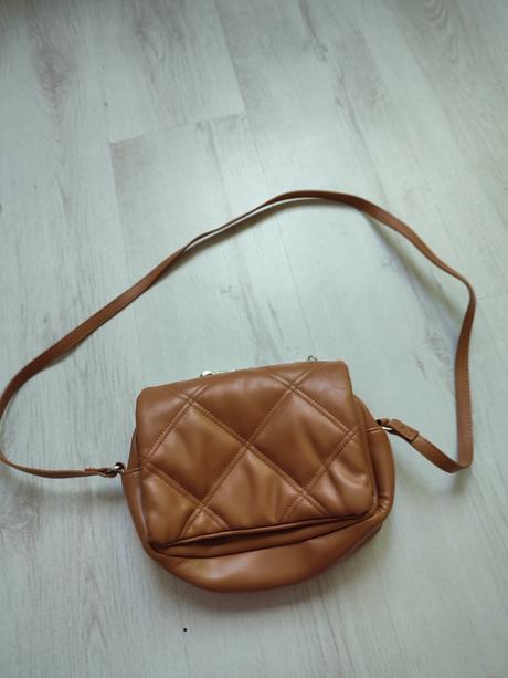 Kabelka , jednou použitá, 