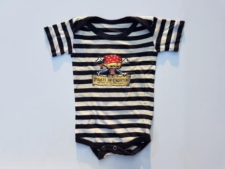 B124	chlapecké body s krátkým rukávem pirát, 68