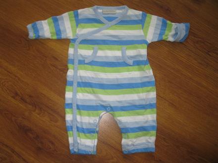 Pruhovaný overal, 62