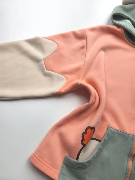 Obrázková mikina s ušatou kapucí vel. s / 36, s