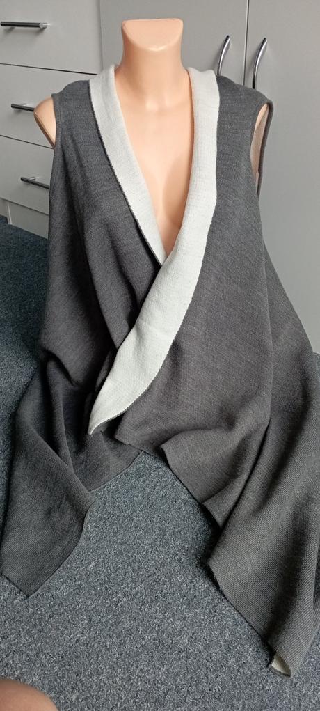 Vesta bez zapínání vel."univerzální", 