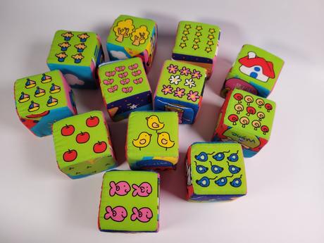 Látkové rozvojové kostky,