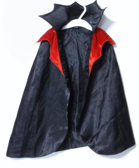 R22 upíří plášť vel. 3-5 let, 