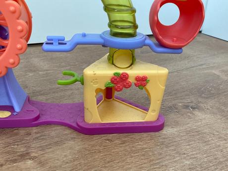 Littlest pet shop - zvířatká, domeček s kolotočem, 