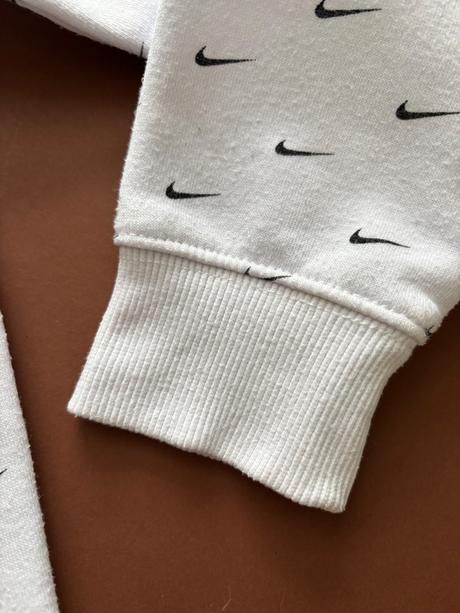 K1/ mikina bílá zn. nike - v.116/122, nike,122