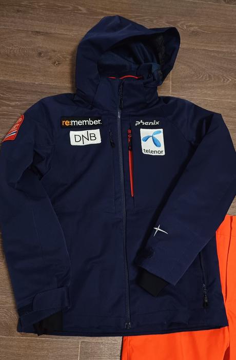 Lyžařská bunda phenix a nové kalhoty helly hansen, 152