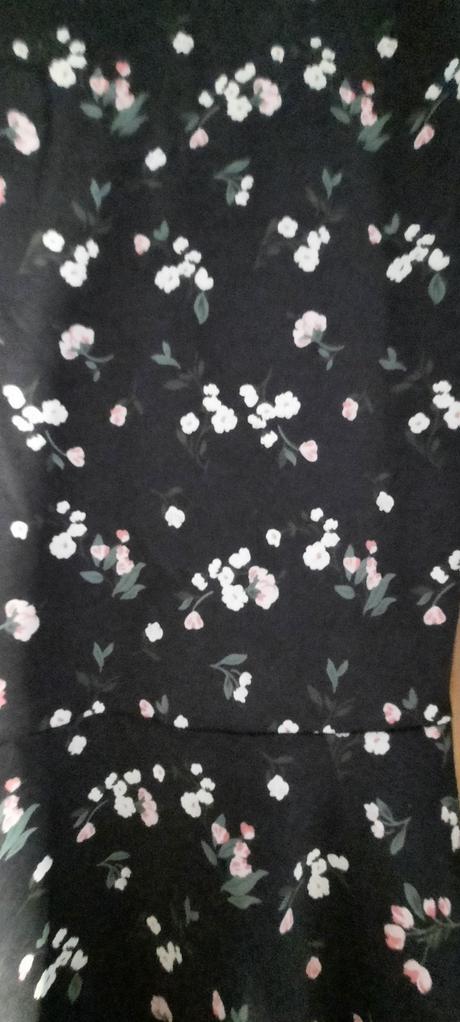 Šaty - jak na běžné nošení tak i slavnostnější, c&a,158