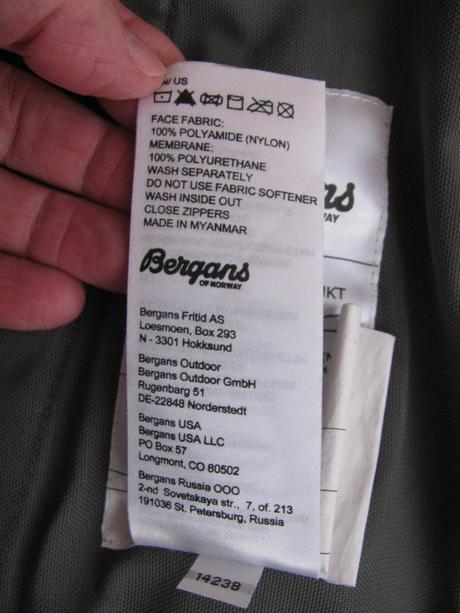 Chlapecká modrá bunda s kapucí, větrovka bergans, 140