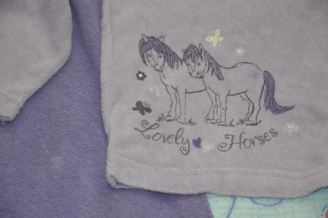 98 104 teplé froté pyžamko pyžamo s koníky, lupilu,98