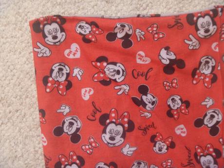 Nákrčník s minnie a mickey mouse, 122