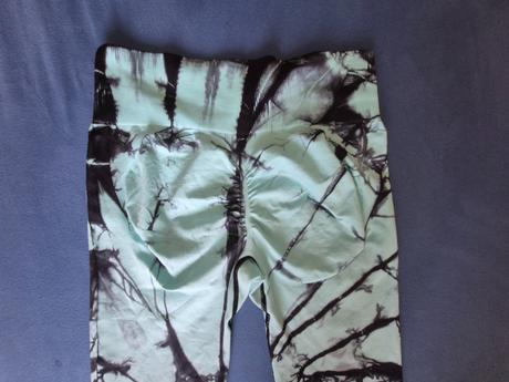 Legíny zvýrazňující postavu vel. s, s