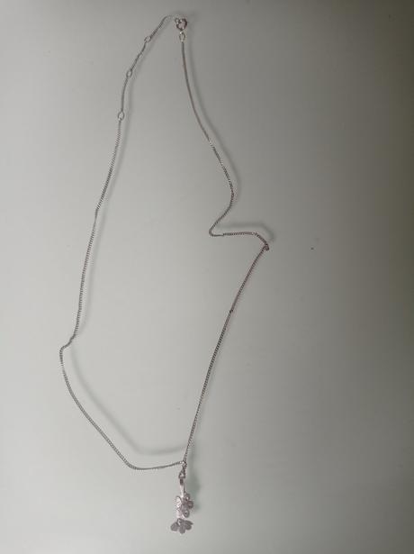 Stříbrná sakura s řetízkem,