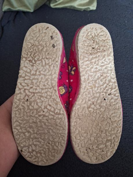 Dívčí bačkory, velikost ani značka neuvedena, 29