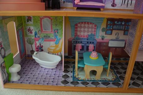 Domeček pro panenky kidkraft, i pro barbie,