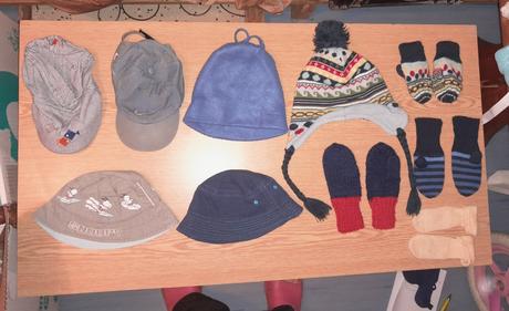 Čepice a klouboučky, vel. 74-86, 80