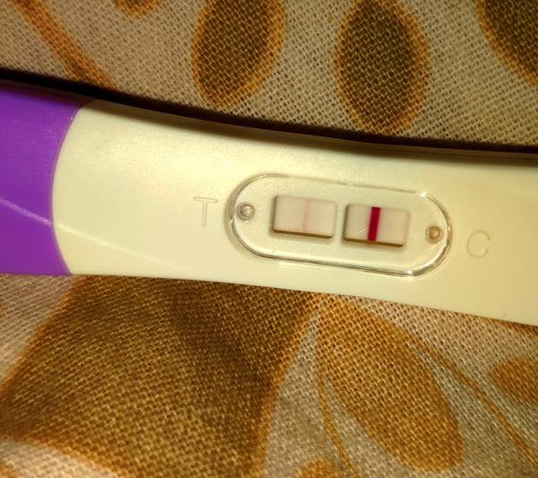 Je slabá čárka na testu falešný duch?