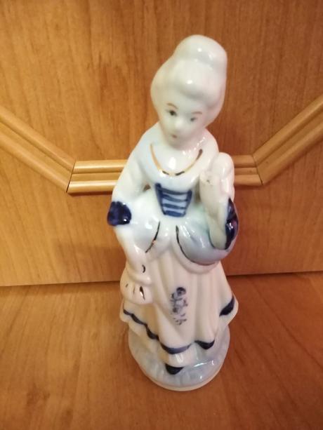 Porcelánové figurky pan a dáma, 