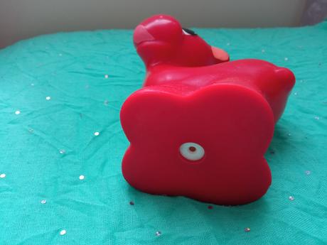 Retro pískací hračka-kravička,