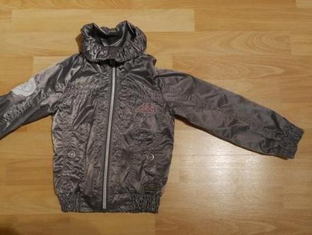 Šusťáková bunda, 104