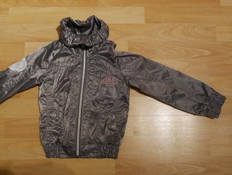 Šusťáková bunda, 104