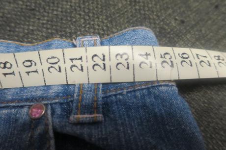 Kraťasy s motýlky, 98