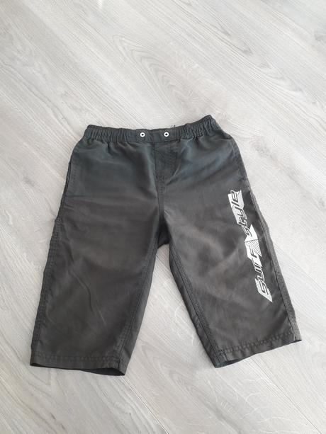 1068 - kraťasy, c&a,134