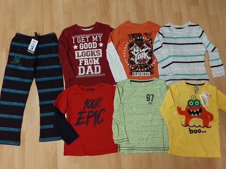 Balíček oblečení - trika, tepláky, vel. 116-122, 122–134