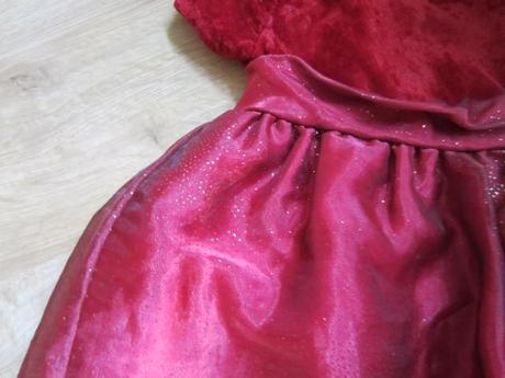 Slavnostní šaty se třpytivou sukýnkou, 98