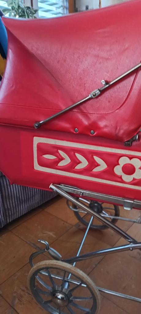 Retro kočárek pro panenky,
