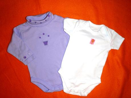 Krásné fialové vyšívané body + bílé body, early days,62