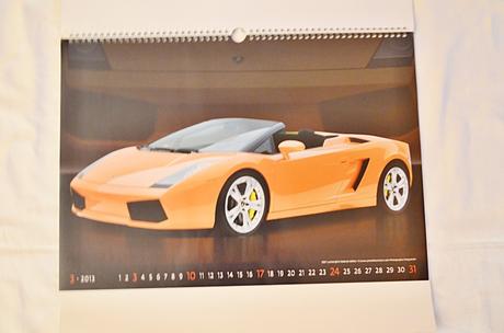 Nástěnný kalendář auta 2013,