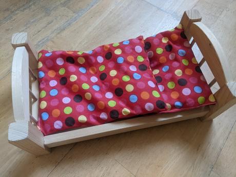 Dřevěná postýlka pro panenky, 