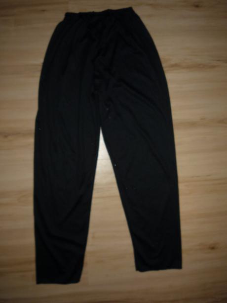Černé kalhoty ke kostýmu / lehké tepláky, 134