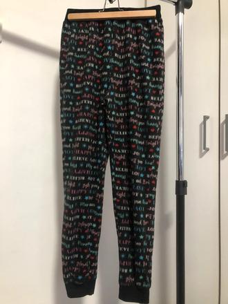 Černé flísové tepláky s nápisy, 164