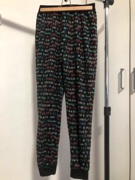 Černé flísové tepláky s nápisy, 164