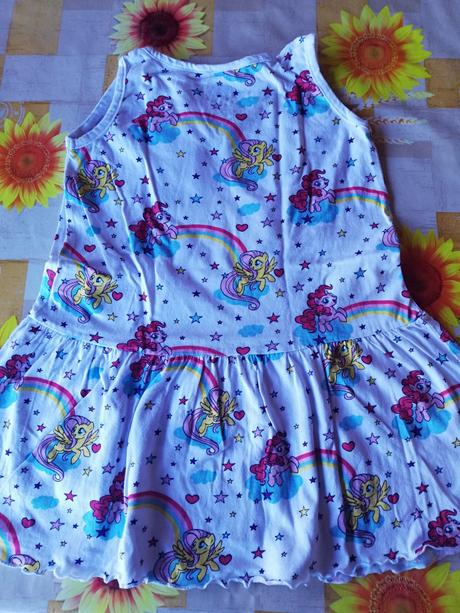 Šatičky s koníky hello kitty vel. 110/116., 110