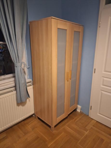 Ikea židle a stul psací + skříň aneboda zdarma, 