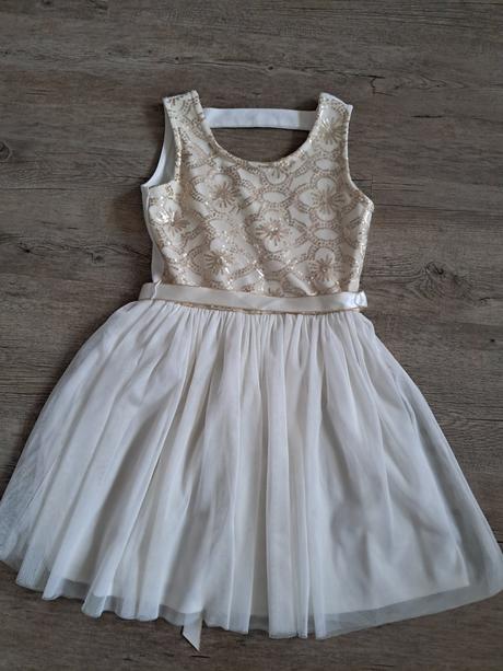 Zlatavé slavnostní šaty, 128