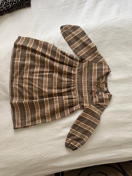 Krásné a příjemné šaty, tu,116