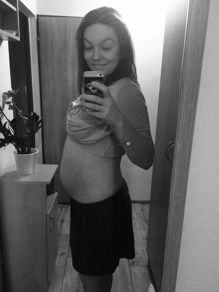 Bříška v posledním měsíci těhotenství