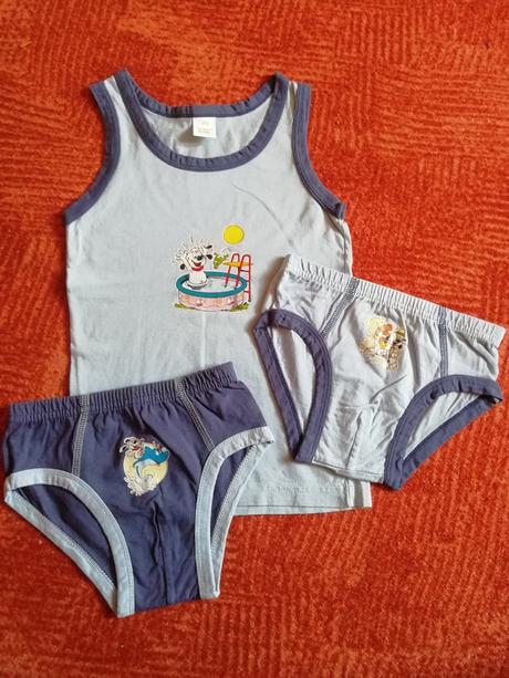 Nátělník + 2x slipy vel. 128, 128