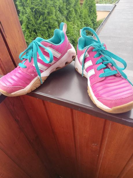 Tenisky sálovky zn. adidas vel. 32., adidas,32