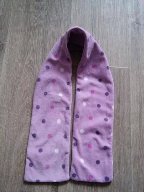 Čepička s šálou, tcm,80