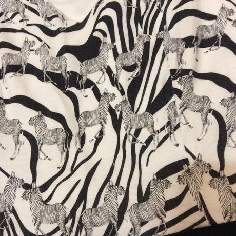 Pouzdrové šaty se zebrami, s